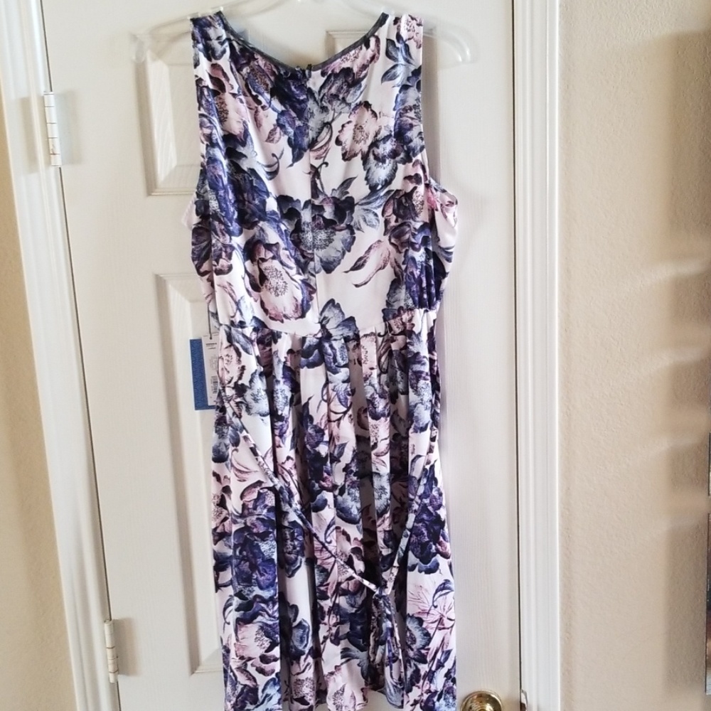 New Vera Wang Floral Dress